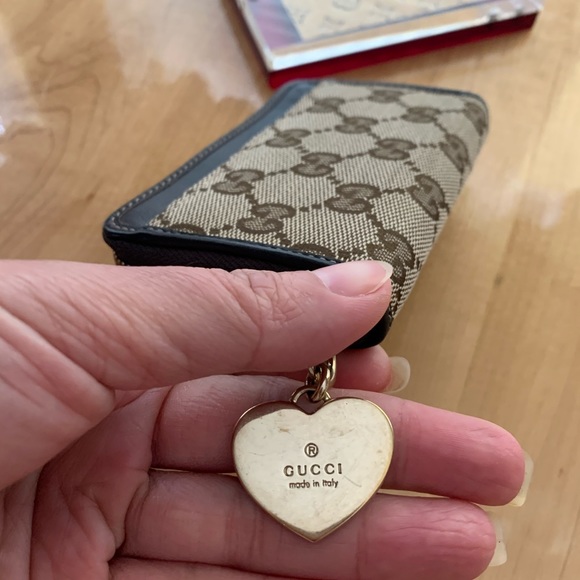 Gucci Card Case Wallet/Key Holder - Picture 5 of 16